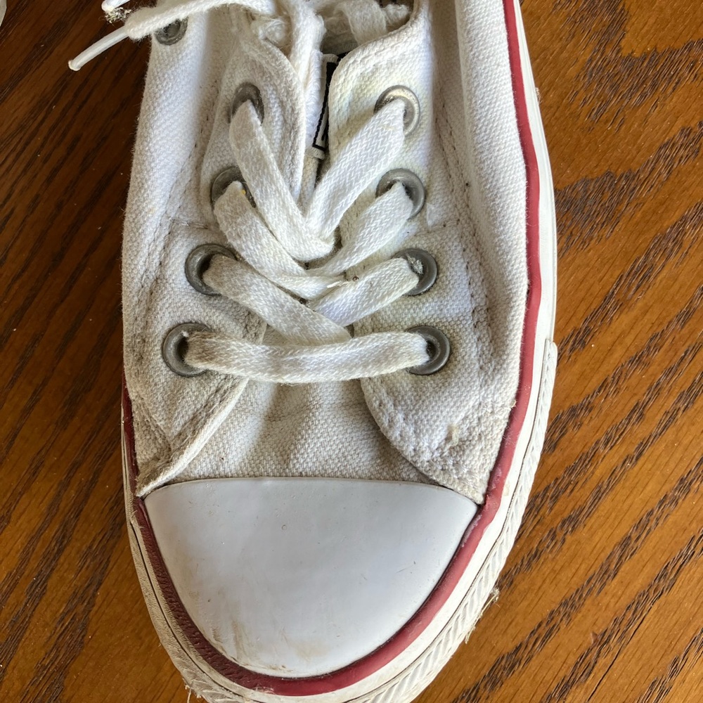 White Converse - Picture 2 of 5
